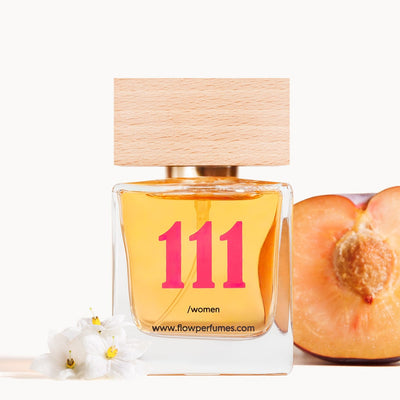 Zamiennik perfum Island Kiss Escada – soczysta śliwka i tropikalna beztroska w wakacyjnym flakonie Flow Perfumes Nr 111.